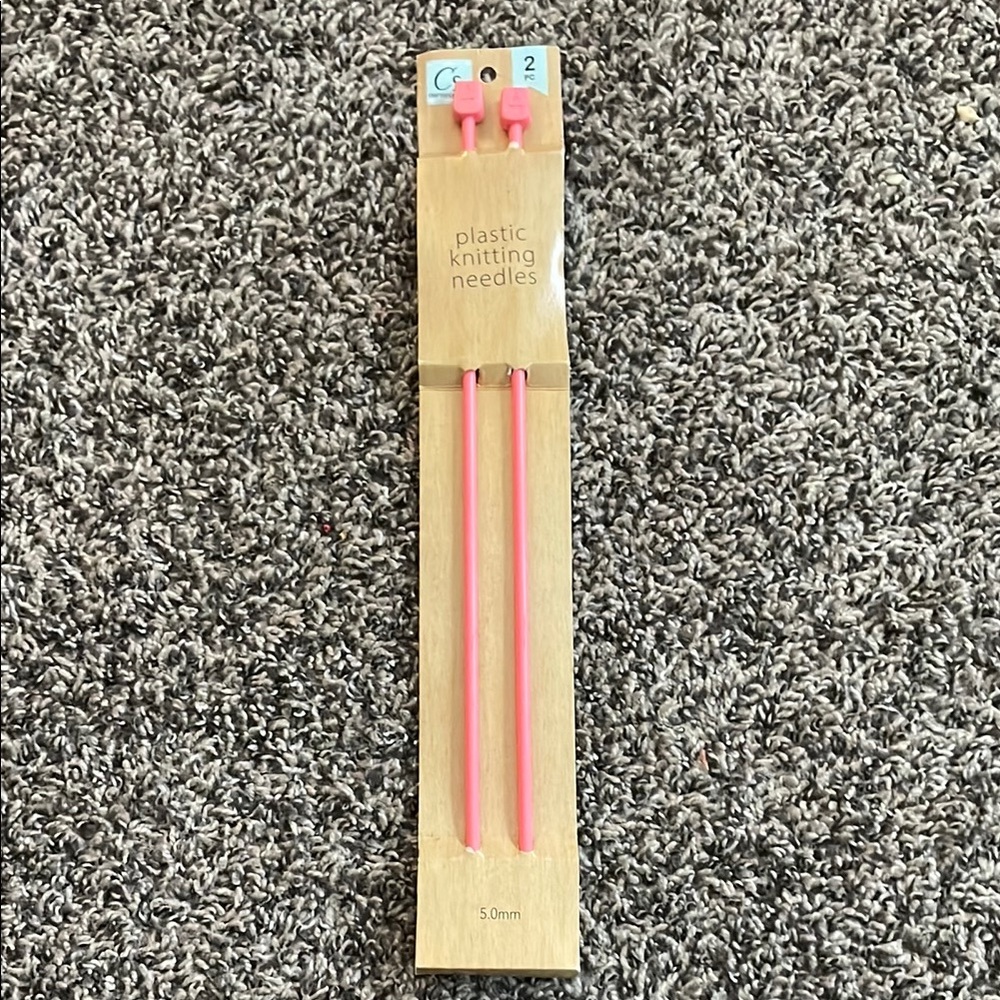 Crafters Square Pink Set Plastic Knitting Needles
